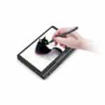 Ultrabook GPD Pocket 3 dla profesjonalistów pokazany z przodu przy użyciu stylusa