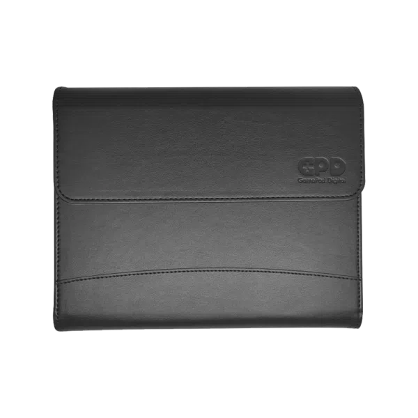 Casing pelindung bergaya kulit berwarna hitam dengan penutup penutup, menampilkan logo "GPD" yang diembos di sudut kanan atas.