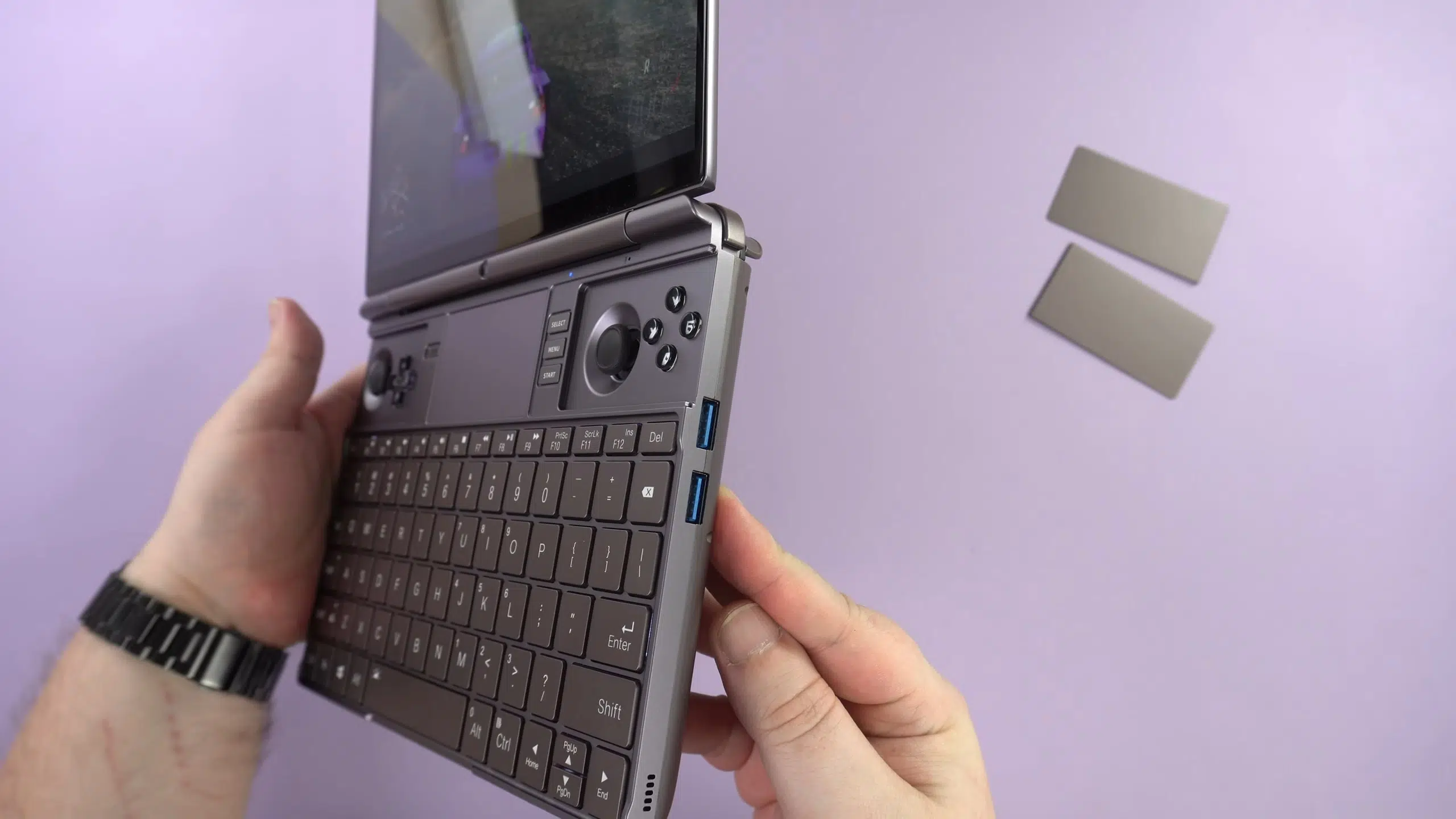 GPD WIN Max 2 2024 Derecha