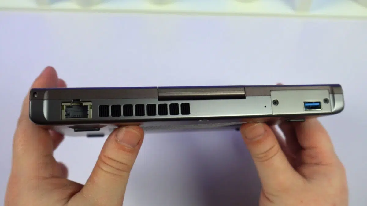 GPD Pocket 3 מבט אחורי