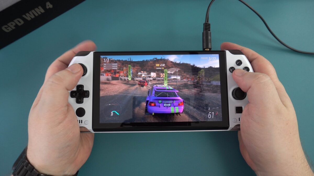 Forza Horizon 5 trên GPD WIN 4 2024 là một trong những trò chơi AAA hay nhất