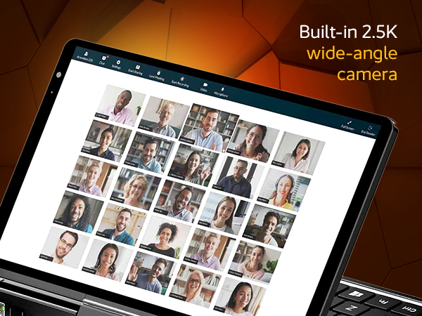 El GPD Pocket 4 muestra su cámara gran angular integrada de 2,5K, con una pantalla de videoconferencia con varios participantes, que destaca su idoneidad para el trabajo y la colaboración a distancia.