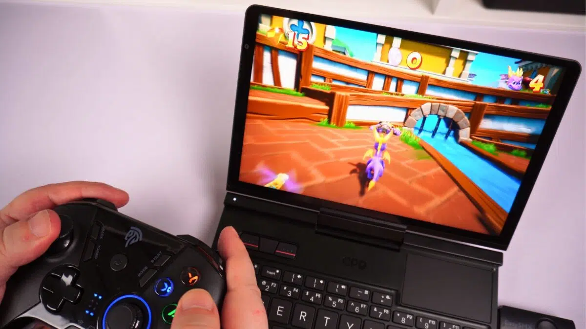 Playing a game with a controller on the GPD Pocket 4
