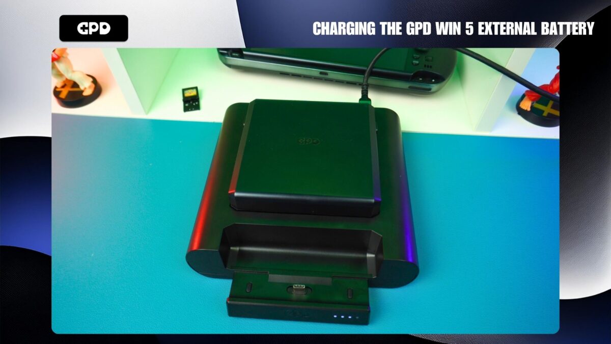 Charging the GPD WIN 5 external battery