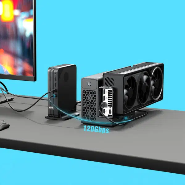 Dimostrazione tecnica del Mini PC GPD Box collegato a una GPU esterna tramite la porta MCIO 8i da 256 Gbps per prestazioni grafiche di classe desktop.