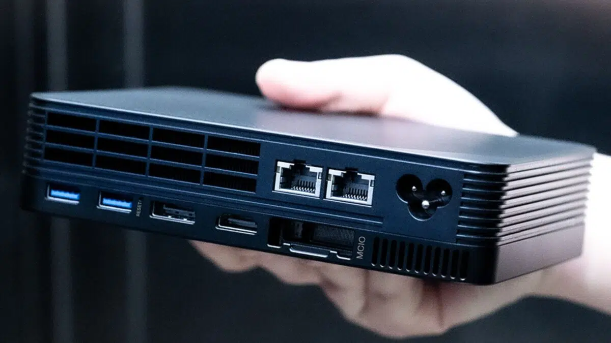GPD BOX MCIO Port