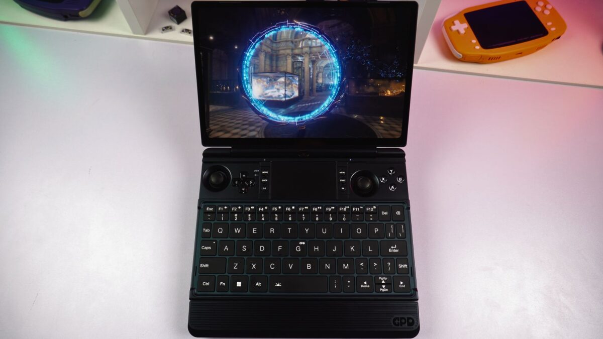 The GPD WIN MAX 3 running 3DMARK benchmark