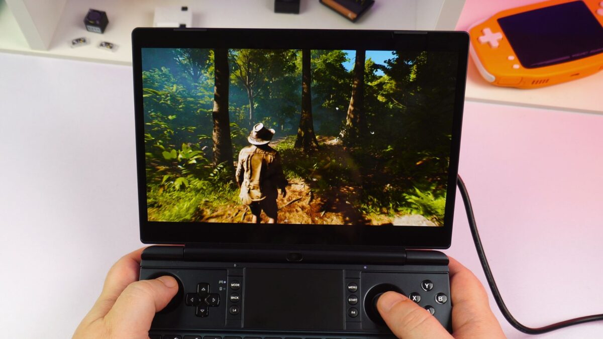 The jungle is very immersive with sunlight and dark areas on the GPD WIN MAX 3 AMOLED