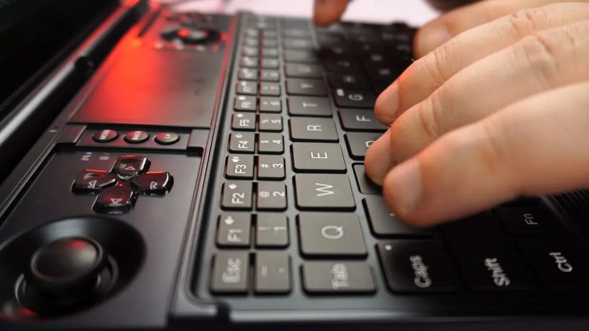 The GPD WIN MAX 3 keyboard up close